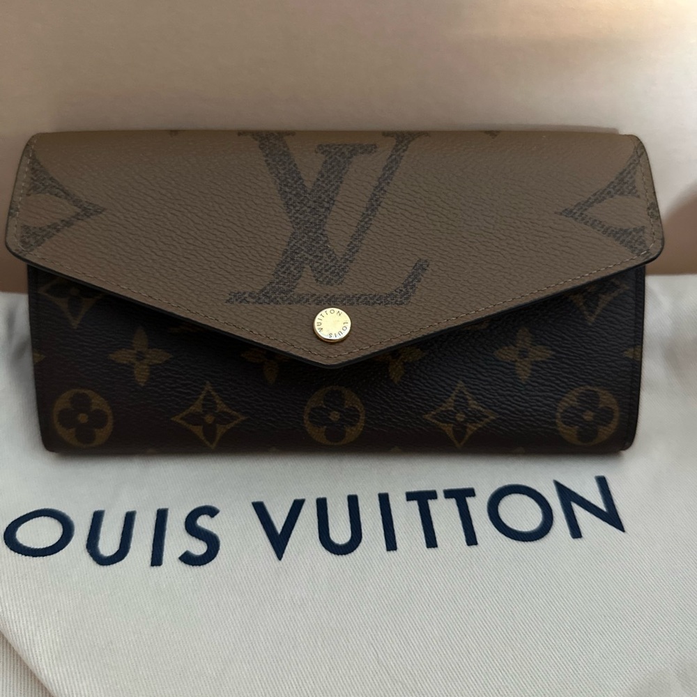Louis Vuitton Sarah wallet.